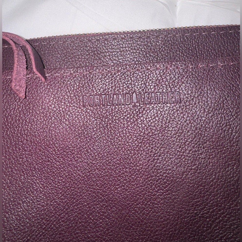 Portland Leather Poppy Classic Bag in Plum EUC - Picture 3 of 9